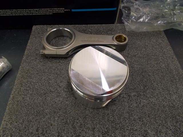 custom CP Pistons with lateral gas porting